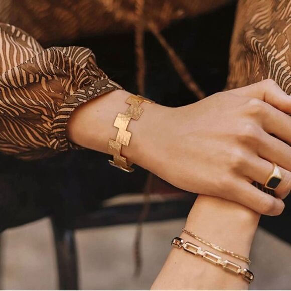 Stunning New Gold Bar Bracelet Simple Delicate Cuff Bangle Bracelet 18K Handmade - Picture 1 of 7